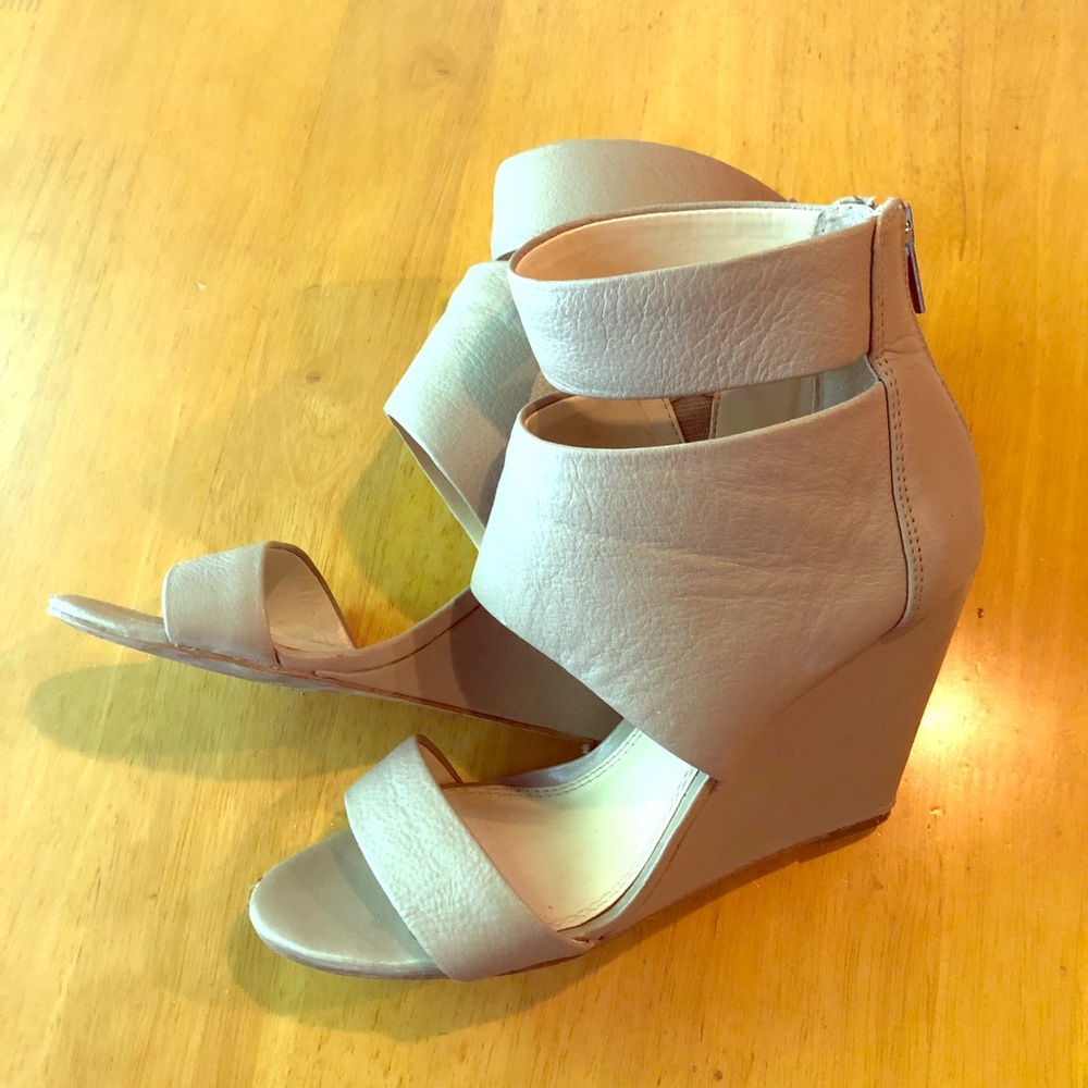Banana Republic leather wedges